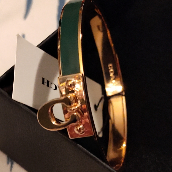 NWT!! COACH Bracelet - Picture 6 of 13